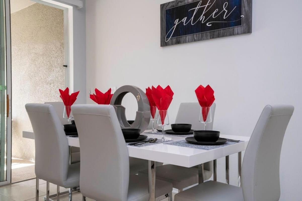 Gorgeous 4 Bedroom W Screened Pool Close To Disney 2653 كيسيمي المظهر الخارجي الصورة